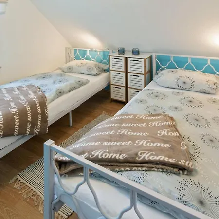 Semesterbostad Ferienhaus Kipp